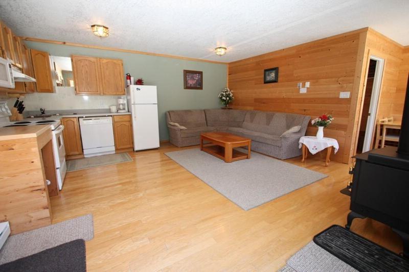 Holiday Home,1584453372:JPEG