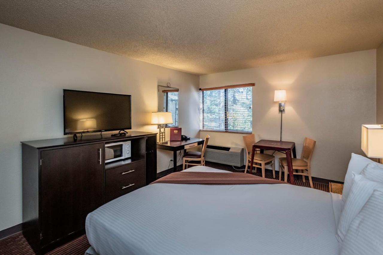 Standard Queen Room - Wheelchair Accessible