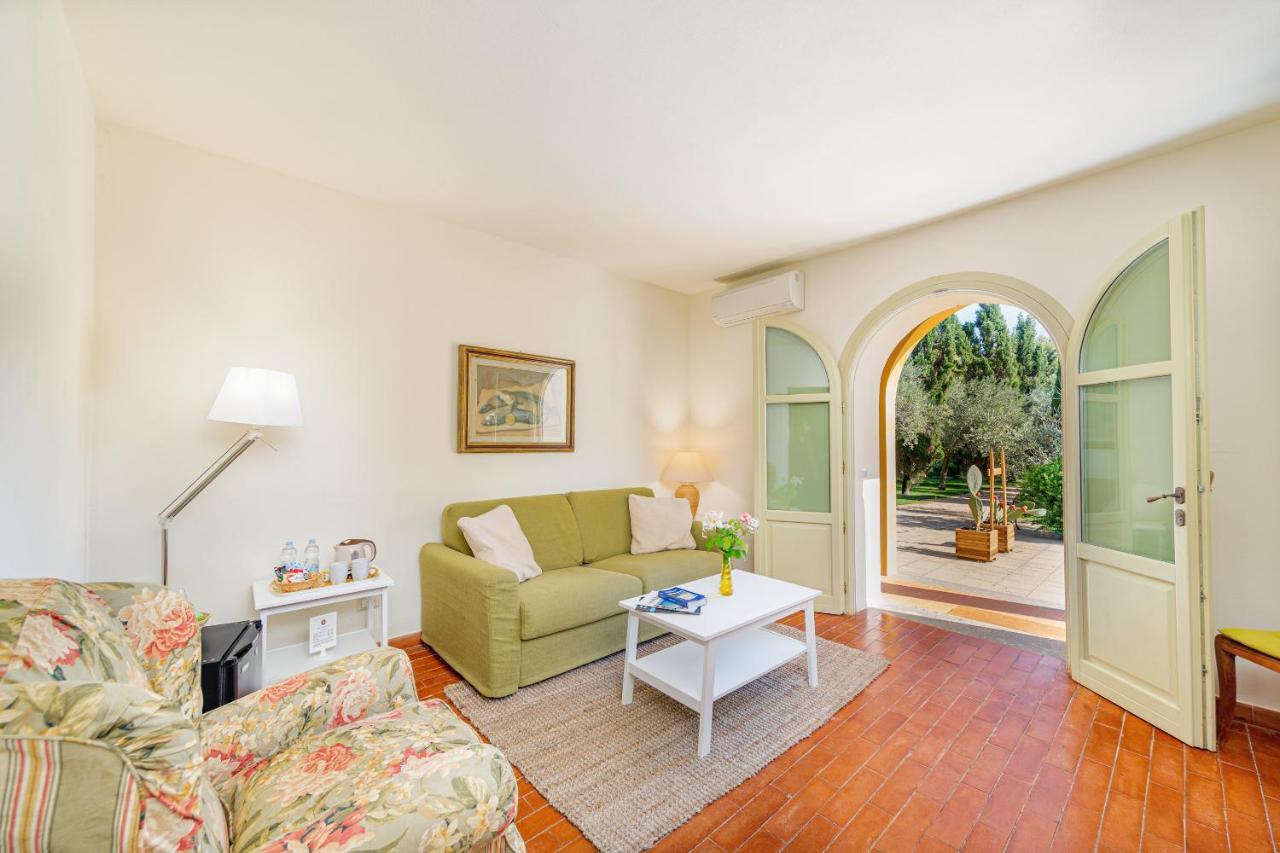 Suite,932751211:JPEG