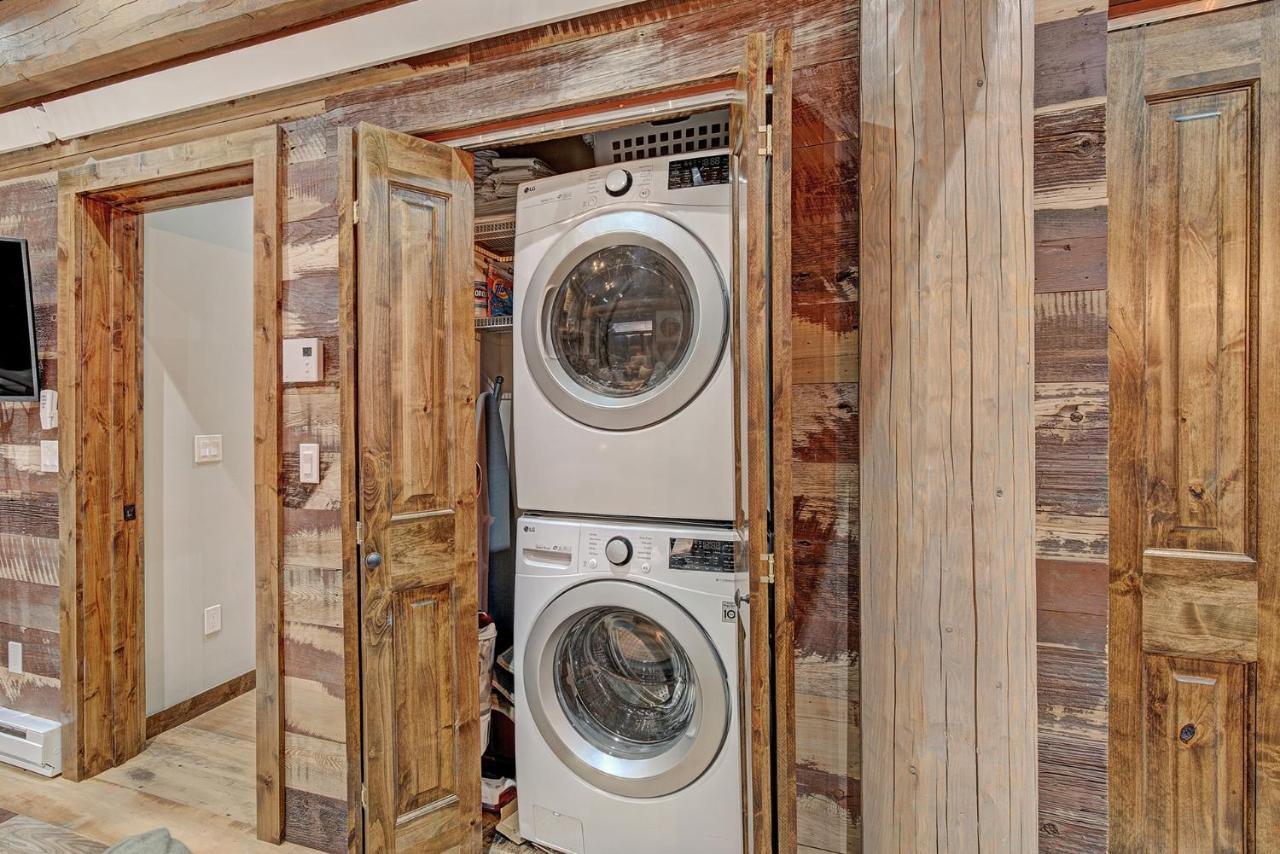 Two-Bedroom House,946878835:JPEG