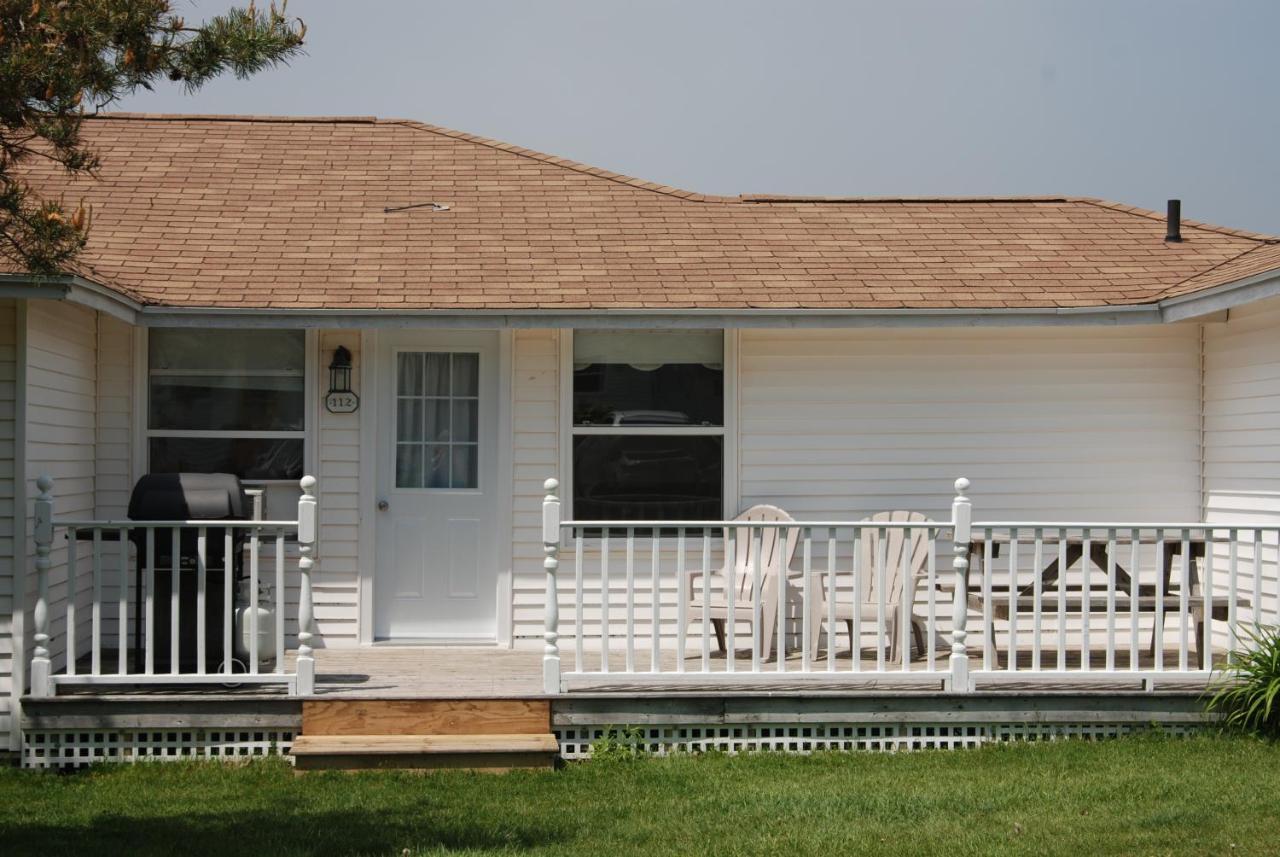 Cottage with Garden View,1642353659:JPEG