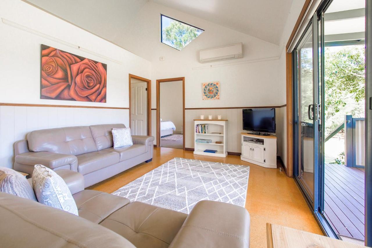 Three-Bedroom Chalet,984387556:JPEG