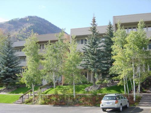 One-Bedroom Condo