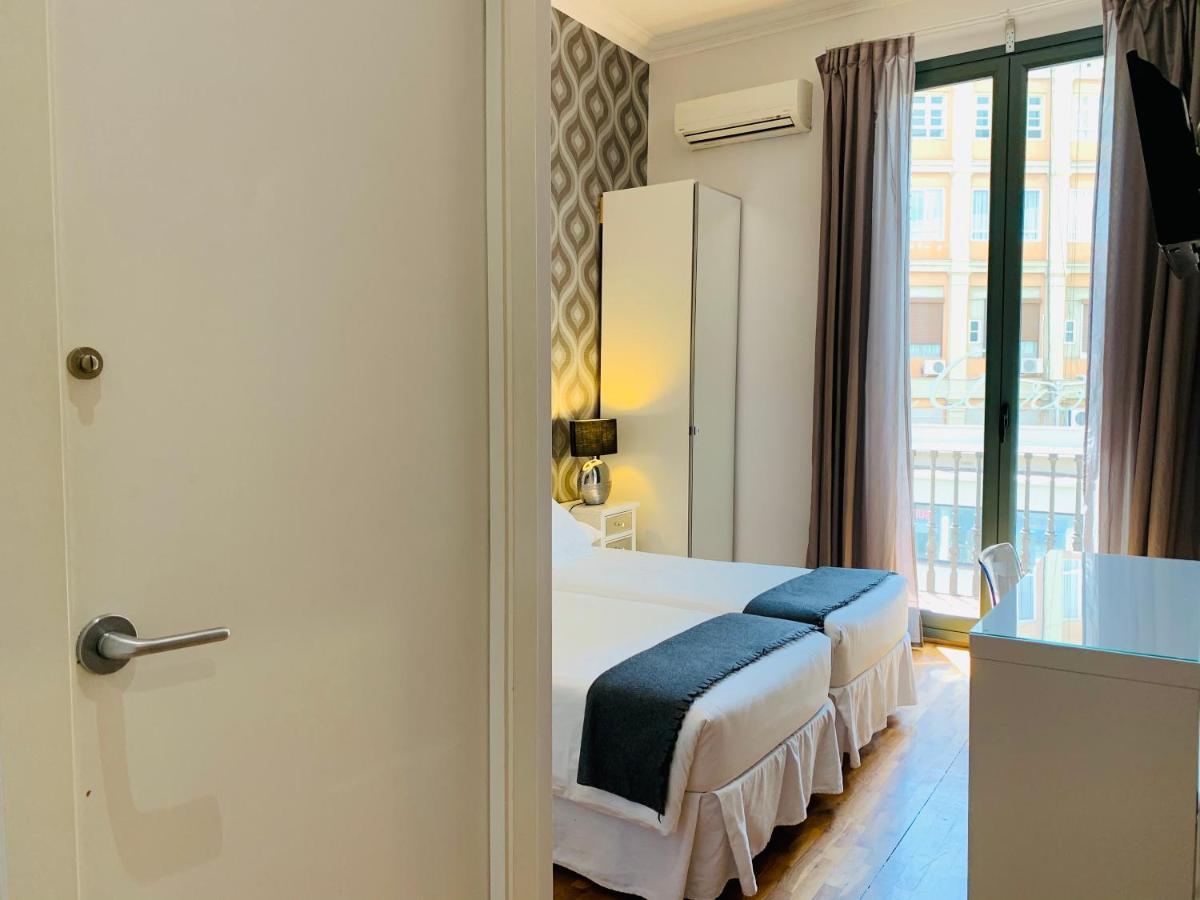 Twin Room with Private Bathroom
