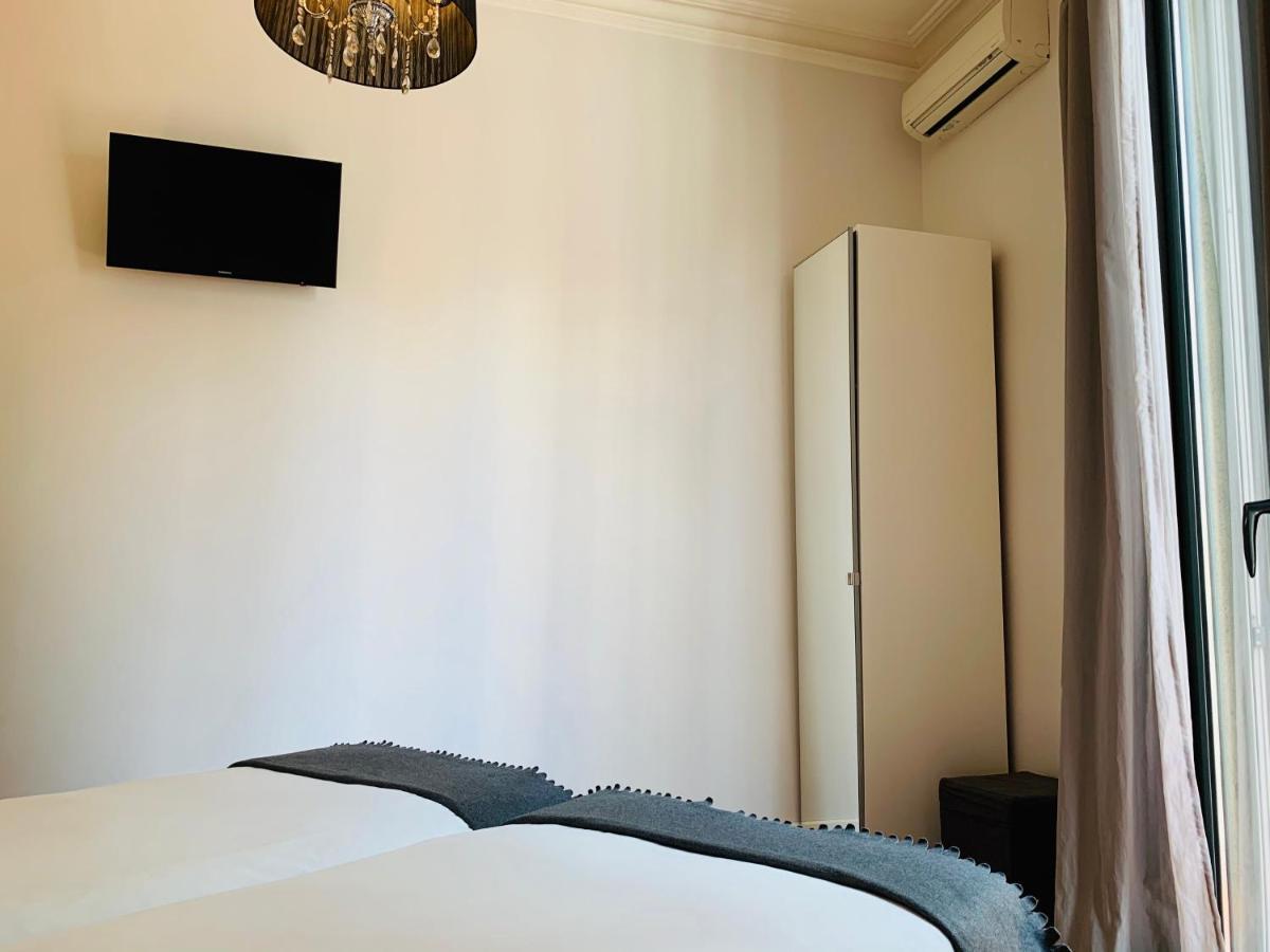 Twin Room with Private External Bathroom