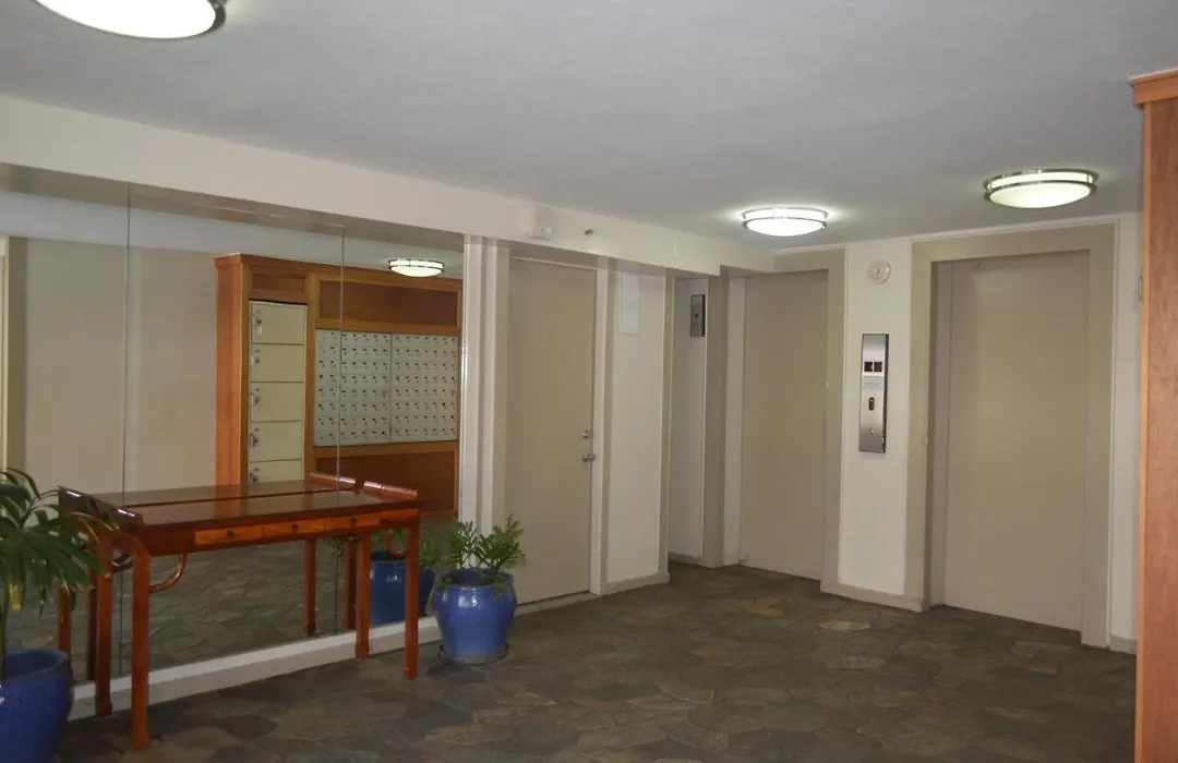 Kv1009 Waikiki 2463 Kuhio Ave Honolulu-1