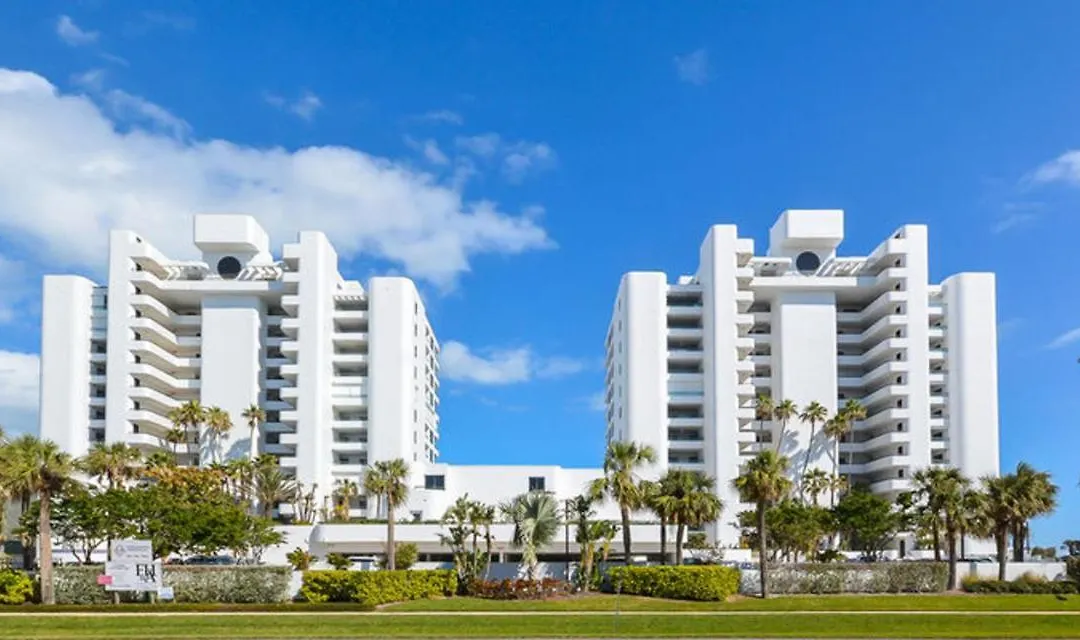 Oceanfront Paradise With Luxury Amenities | Tradewinds 706-1