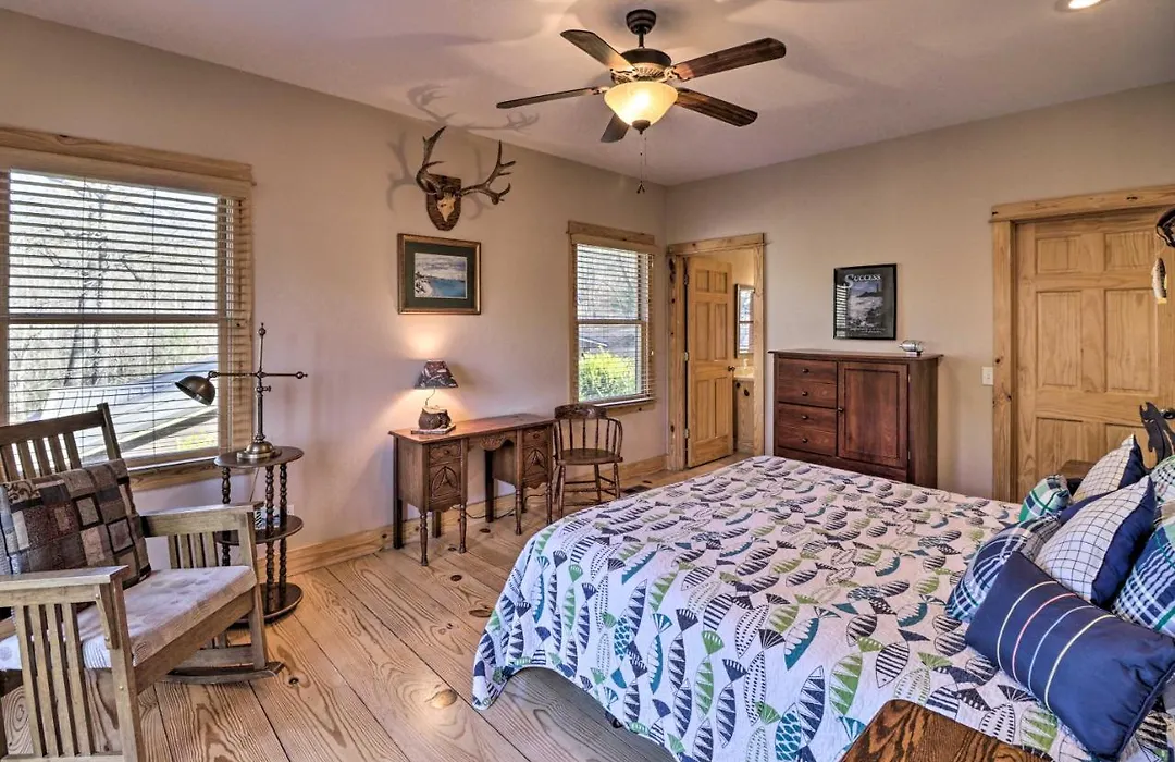 Beaver Lake Retreat W/ Game Room & Spacious Deck-1