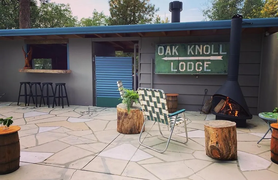 Oak Knoll Lodge-1