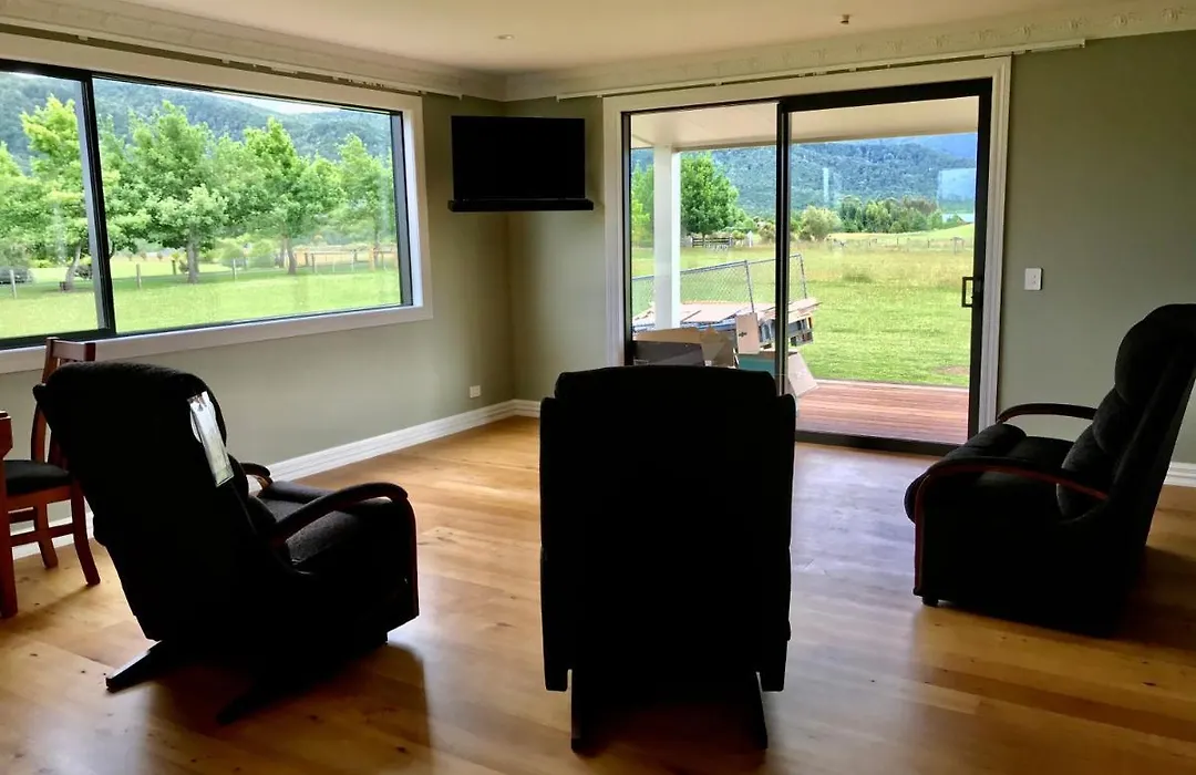 Kepler Oaks Chalet-1