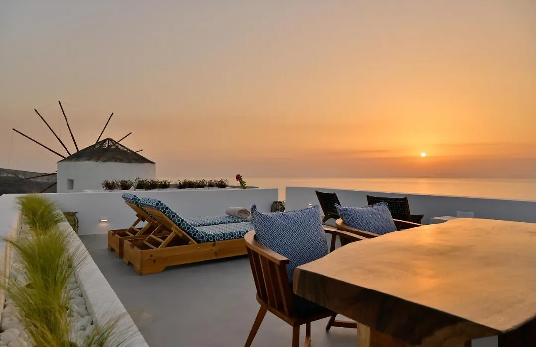 Cape Suite Oia-1