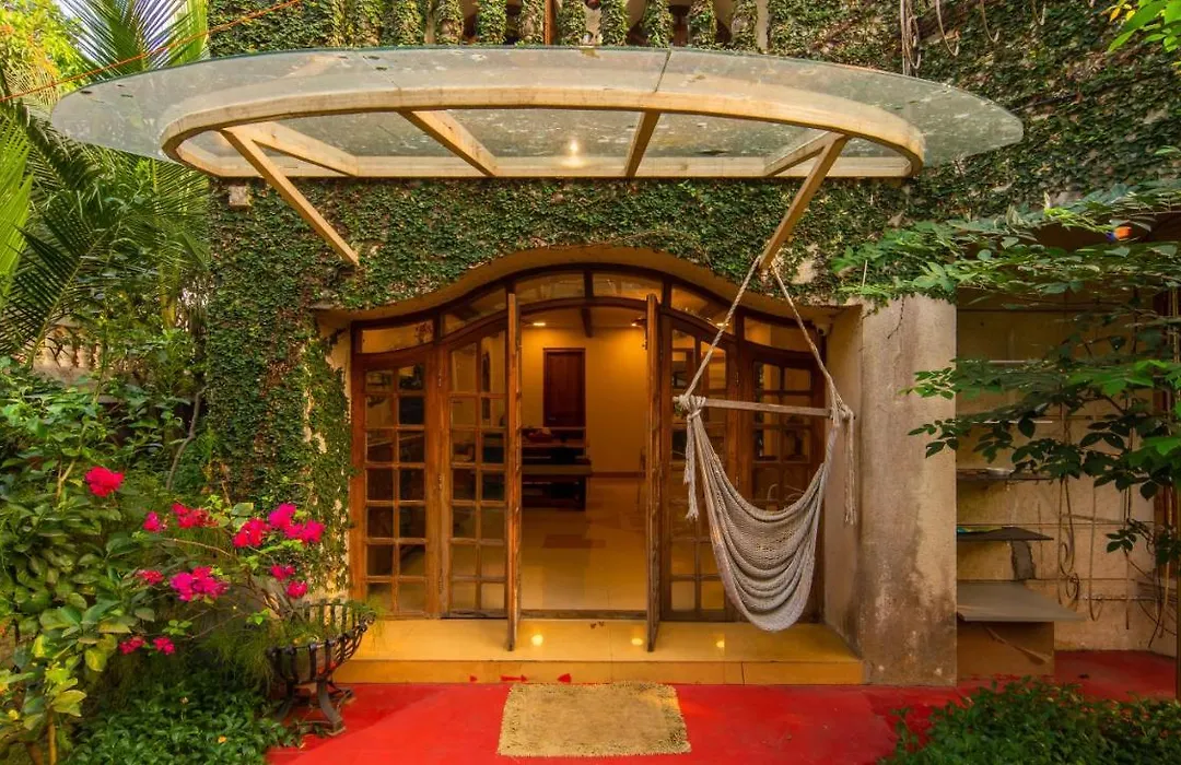 Saffronstays Birdsong - 3Br Pet-Friendly Villa With Lawns, Treetop Terraces, Gazebo Dining & Tennis Court-1