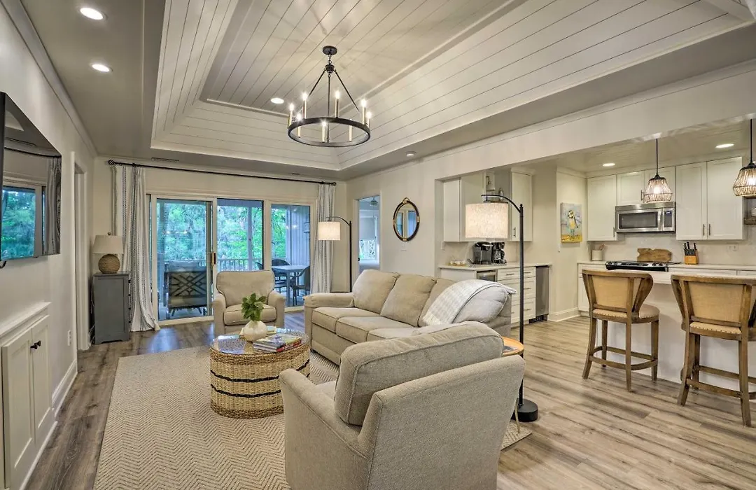 Walk To Beach! Remodeled Cottage On Sparrow Pond-1