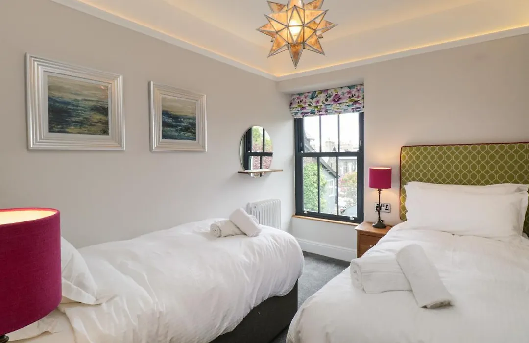 Hazelnut Cottage-1