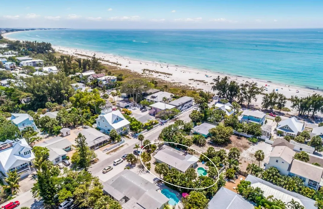 Toes In The Water - 110 Palm Ave-1