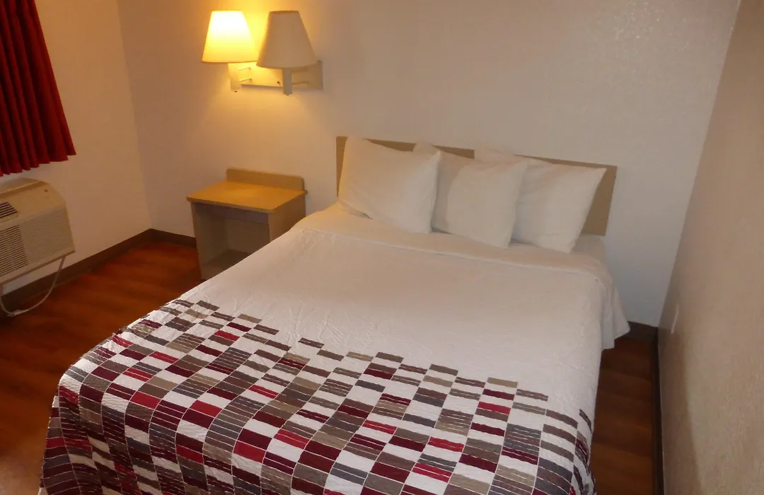 Econo Lodge-1