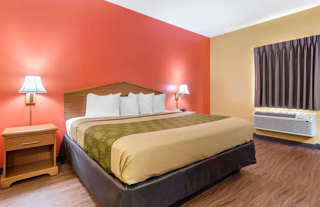 Econo Lodge Louisville Airport-1