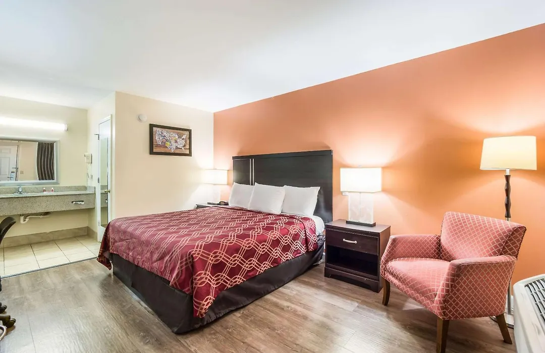 Econo Lodge Santee-1