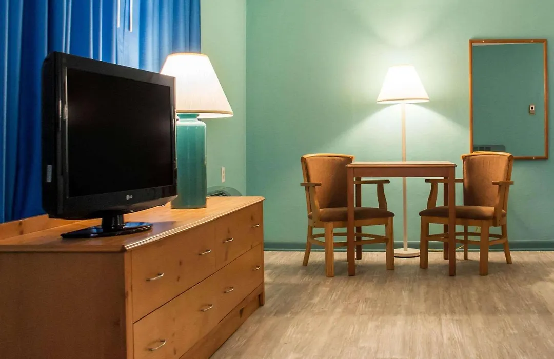 Econo Lodge Buffalo South-1