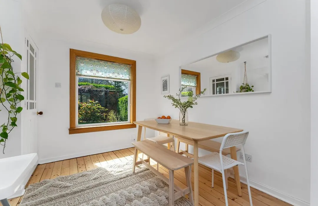 Cozy With Character Cheerful Home With Garden At Leith Links Park-1