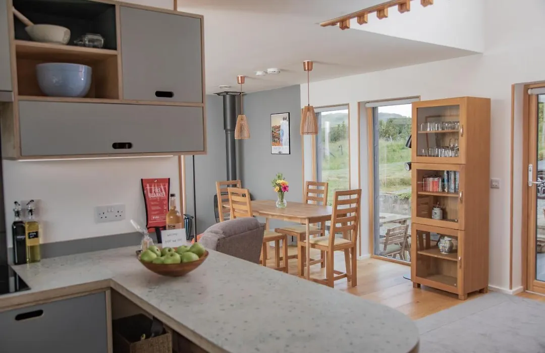 Cuillrigh - Luxury House, Loch & Mountain Views-1