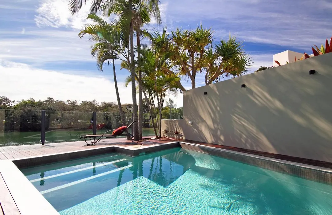 Canalfront Retreat, Private Jetty & Pool-1