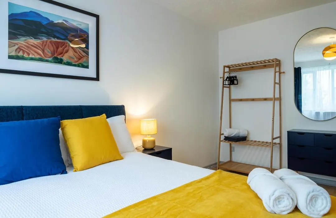London Bridge 3 Bedroom House With Reception Room, Office And Private Garden-1
