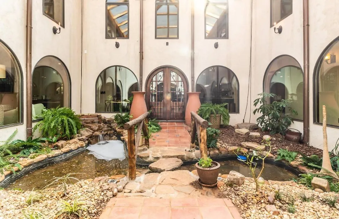 Villa Flora-1