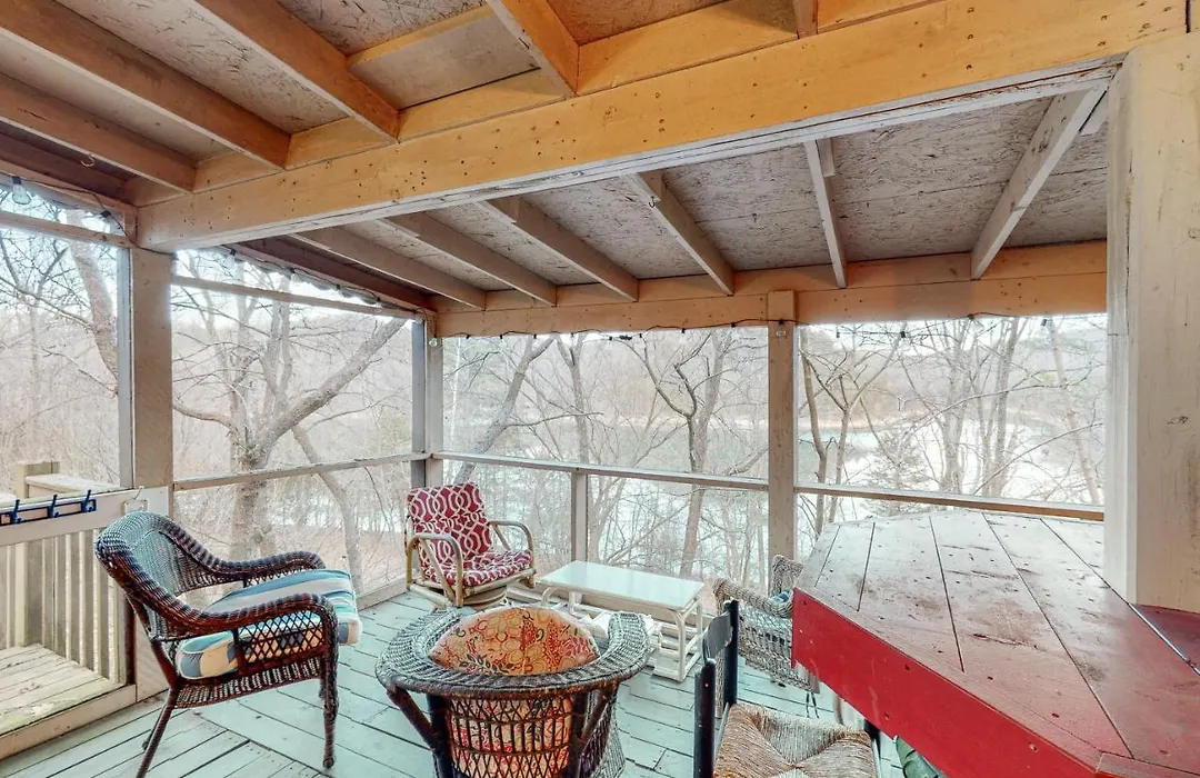 Lone Star Lake House-1
