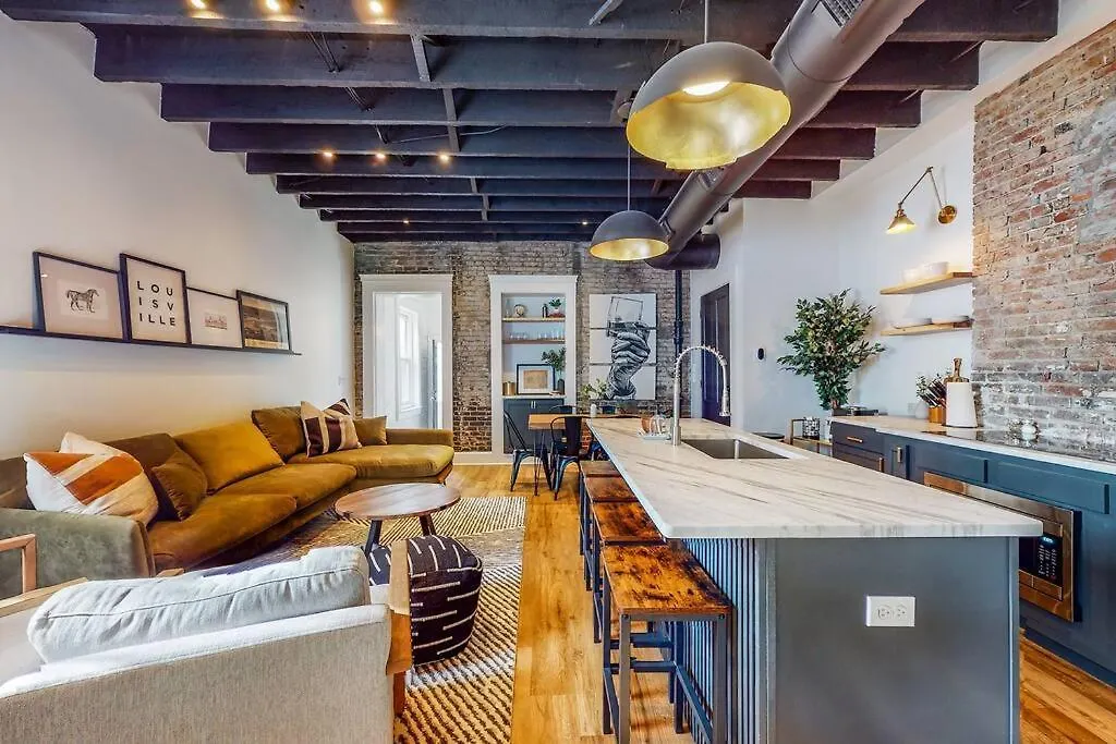 Luxury 8 Bed/4 Ba Nulu Home Private Yard/Parking-1