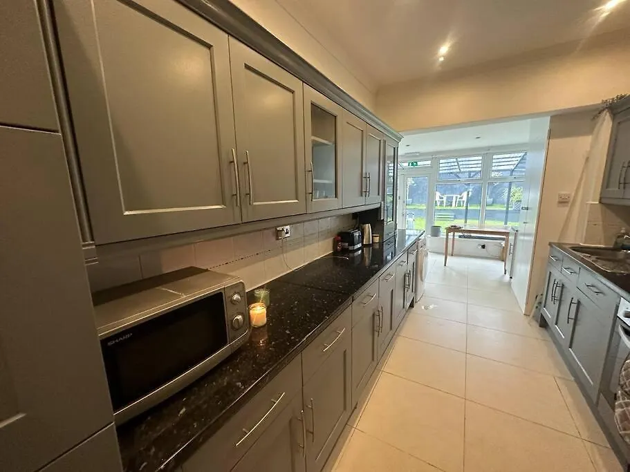 5 Bedroom House Se6-1
