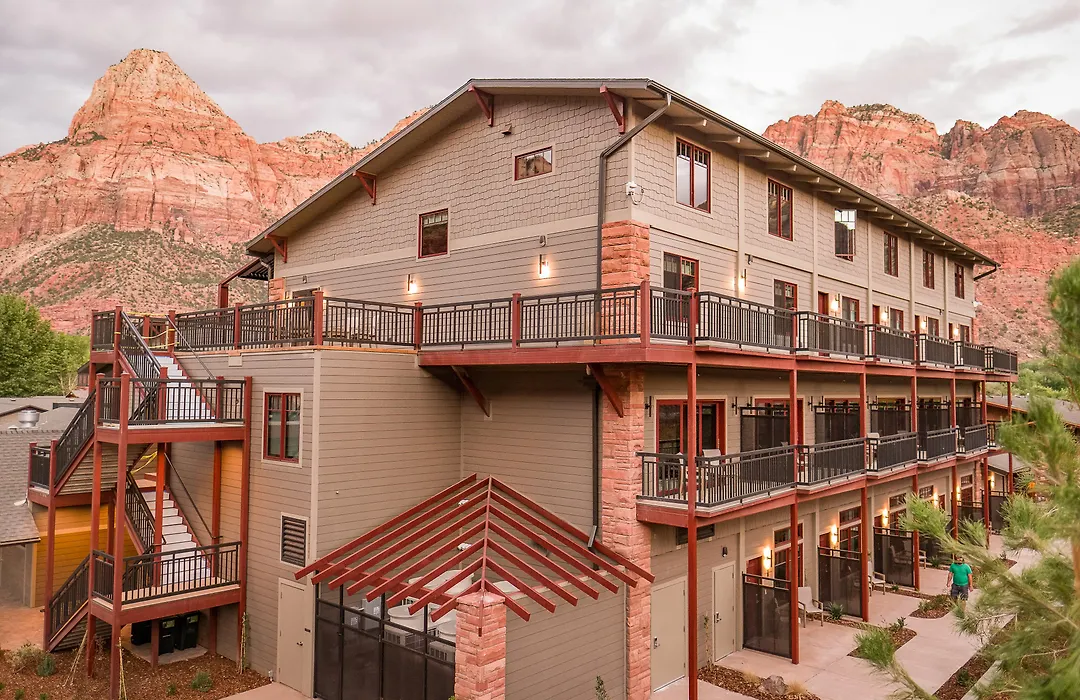 Cable Mountain Lodge-1