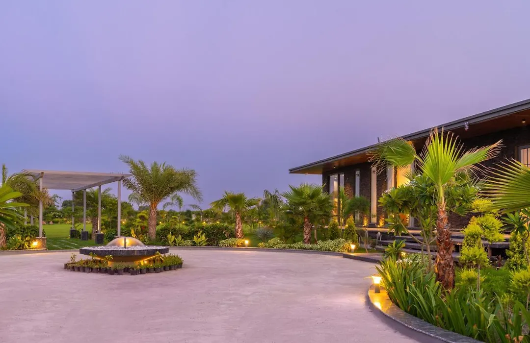 Stayvista'S Anantam - Exquisite 4Br With Huge Swimming Pool Villa In Delhi-1