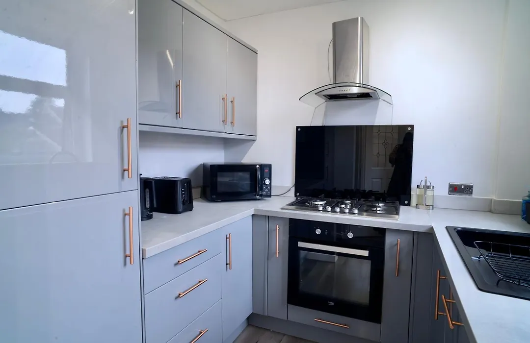 Modern 2 Bedroom Home In Edinburgh Free Parking-1