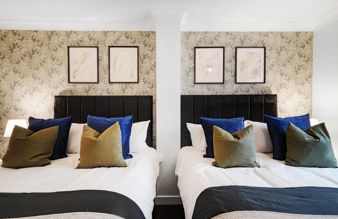 Stylish 3 Bed In Central London - Garden-1
