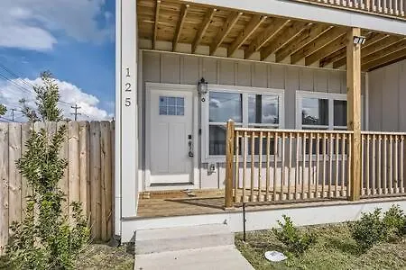 New Build 5 Min To Broadway Sleeps 10-1