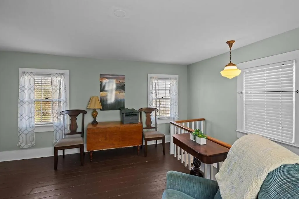 Historic Hartsfield House-1