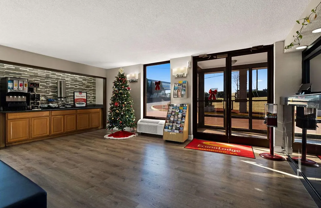 Econo Lodge-1