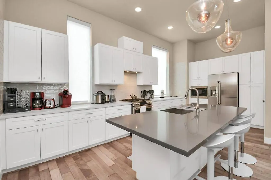 Beautiful Luxurious Houston Galleria Home-1