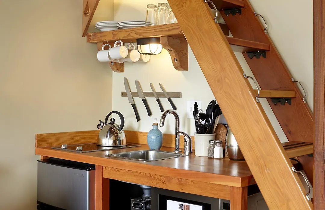 Middle Beach Lodge-1