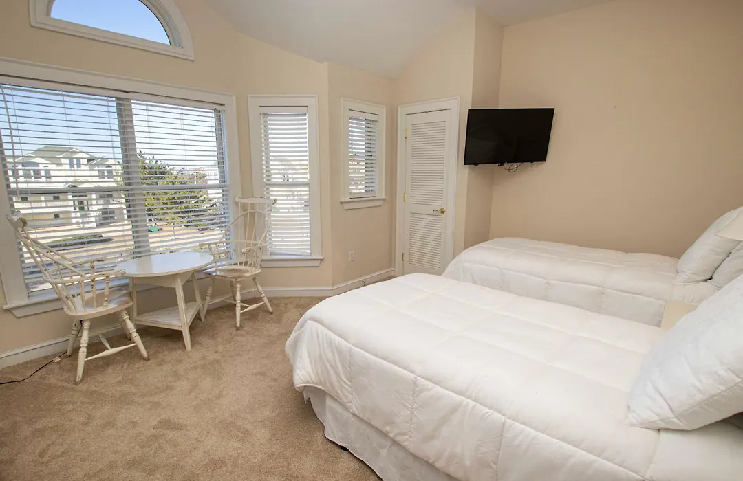 Oceanfront, Private Pool, Close To Beach Access, Ocean Views, Pool Table, Wl925, Iselin-1