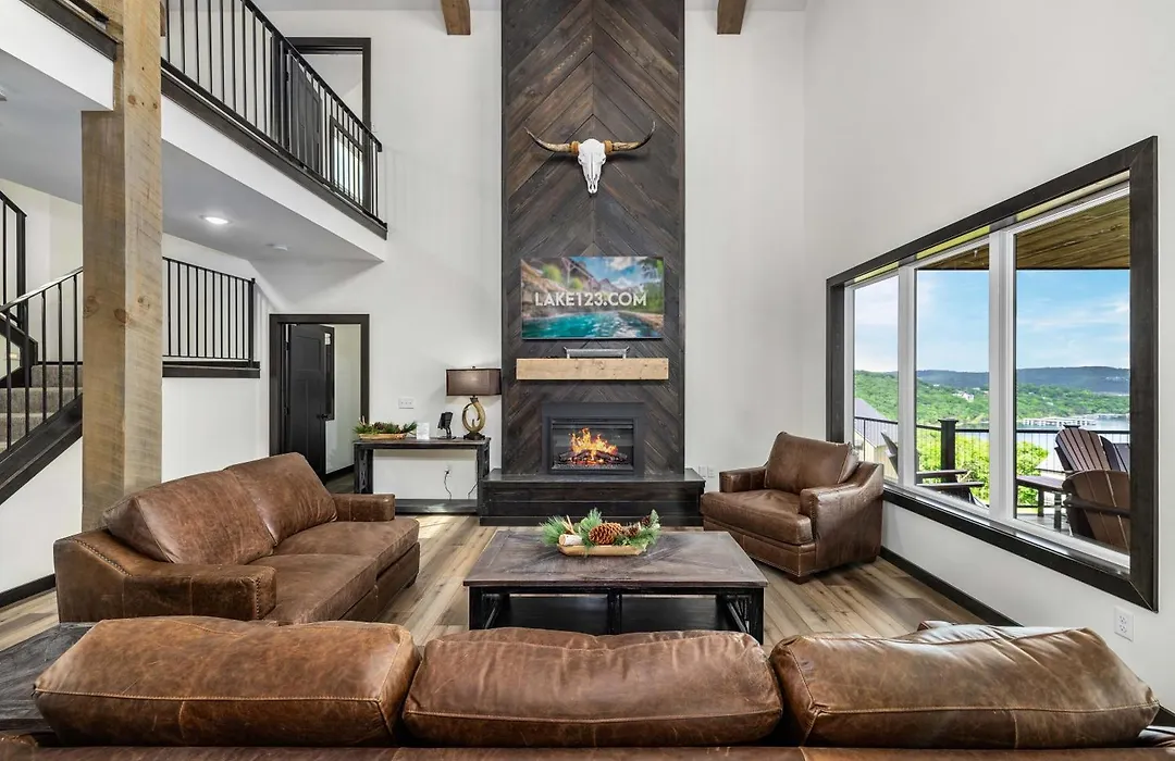 Serenity Shores Resort - Luxury Lakefront Lodge - Pools And Many Free Amenities-1