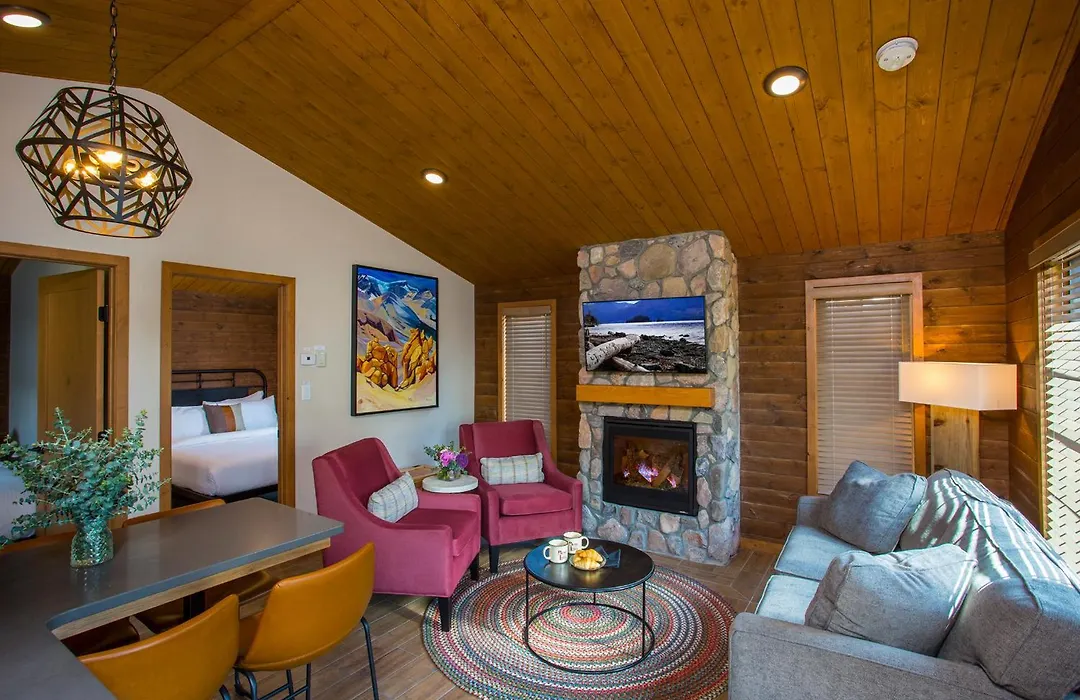 Bear Hill Lodge-1