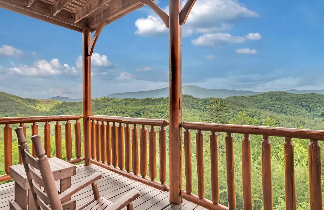 Endless View- Amazing Panoramic Mountain Views, Pool Access, Free Area Attraction Tickets-1