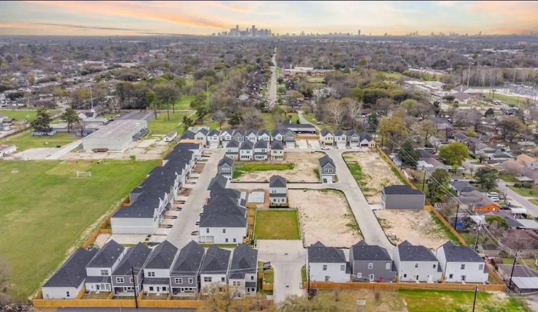 The Holistic Hideaway - Gated Community-1