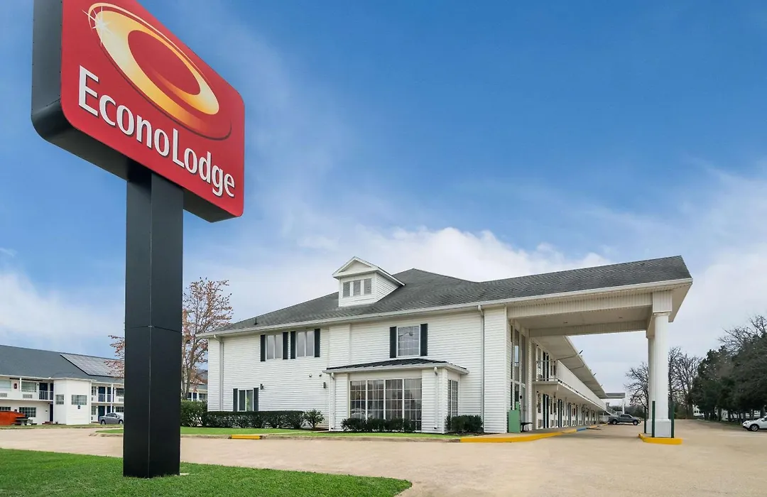 Econo Lodge Branson Theater District-1