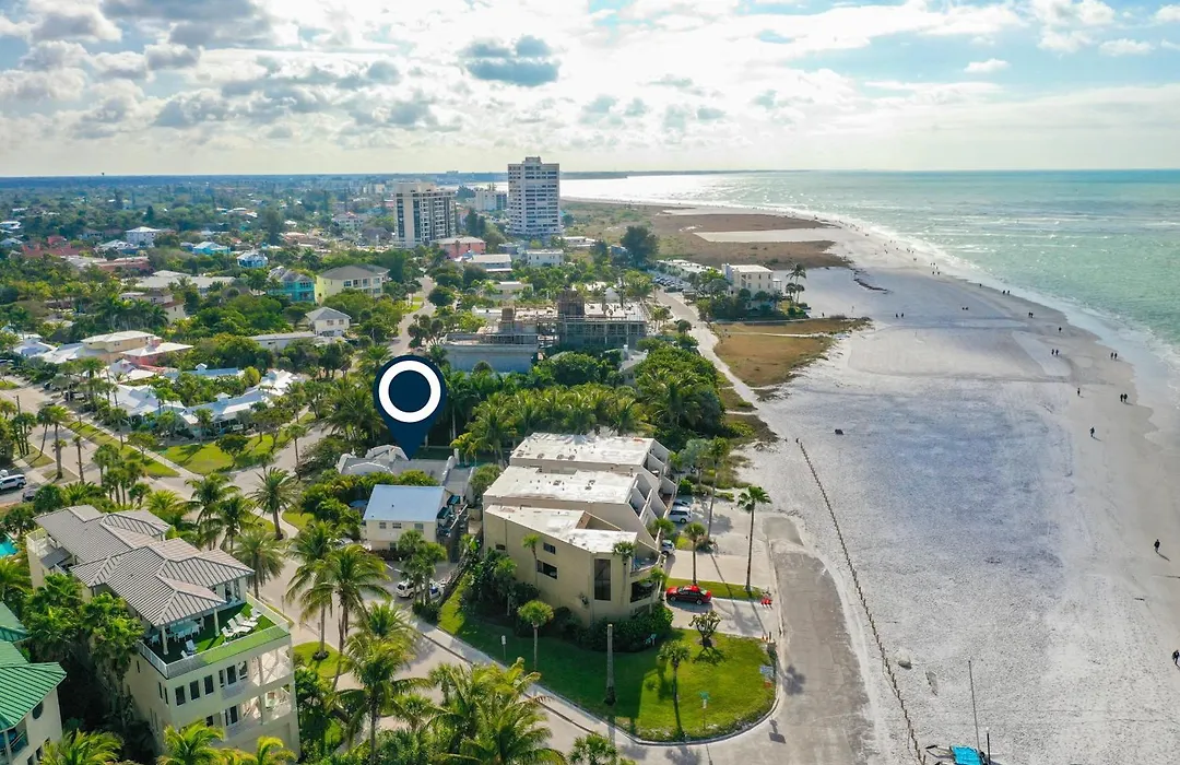 Parrot Beach Cottages Suite #2-1
