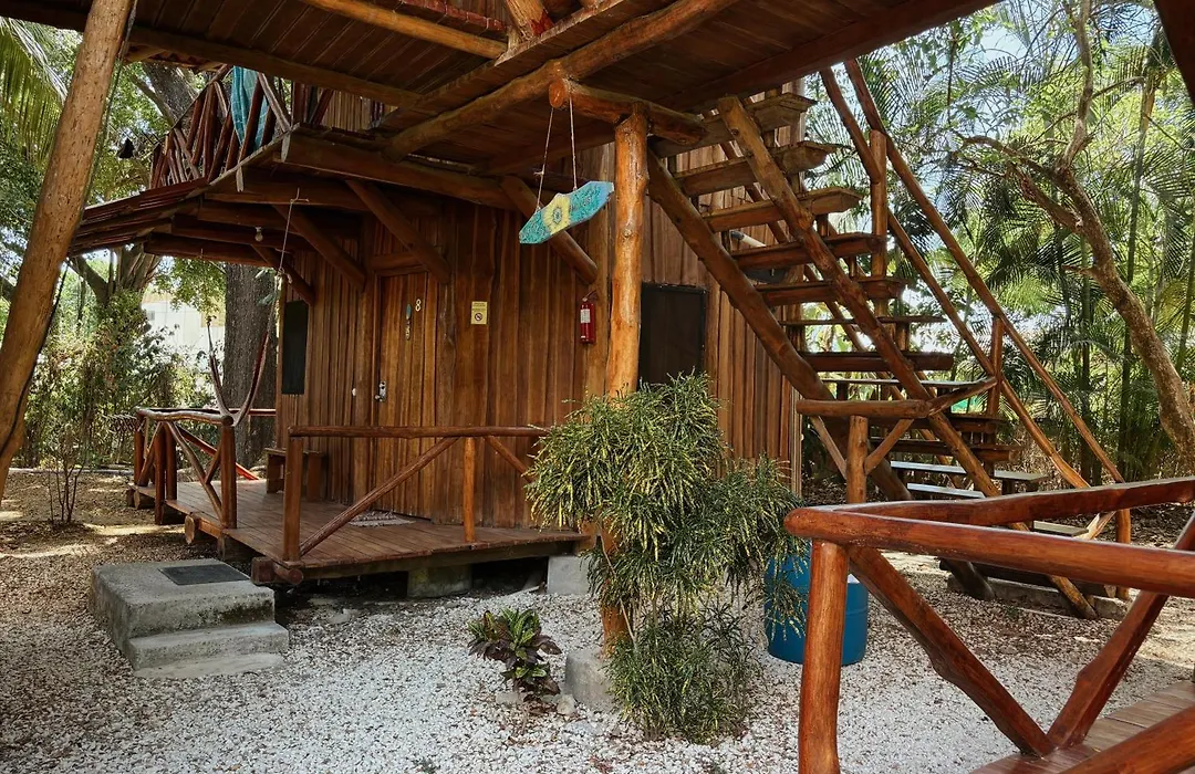 Don Jon'S Surf And Yoga Lodge-1