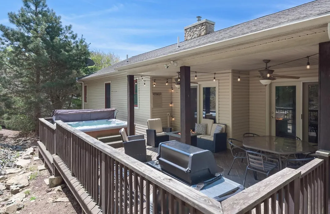 6 Fieldstone Ct-1