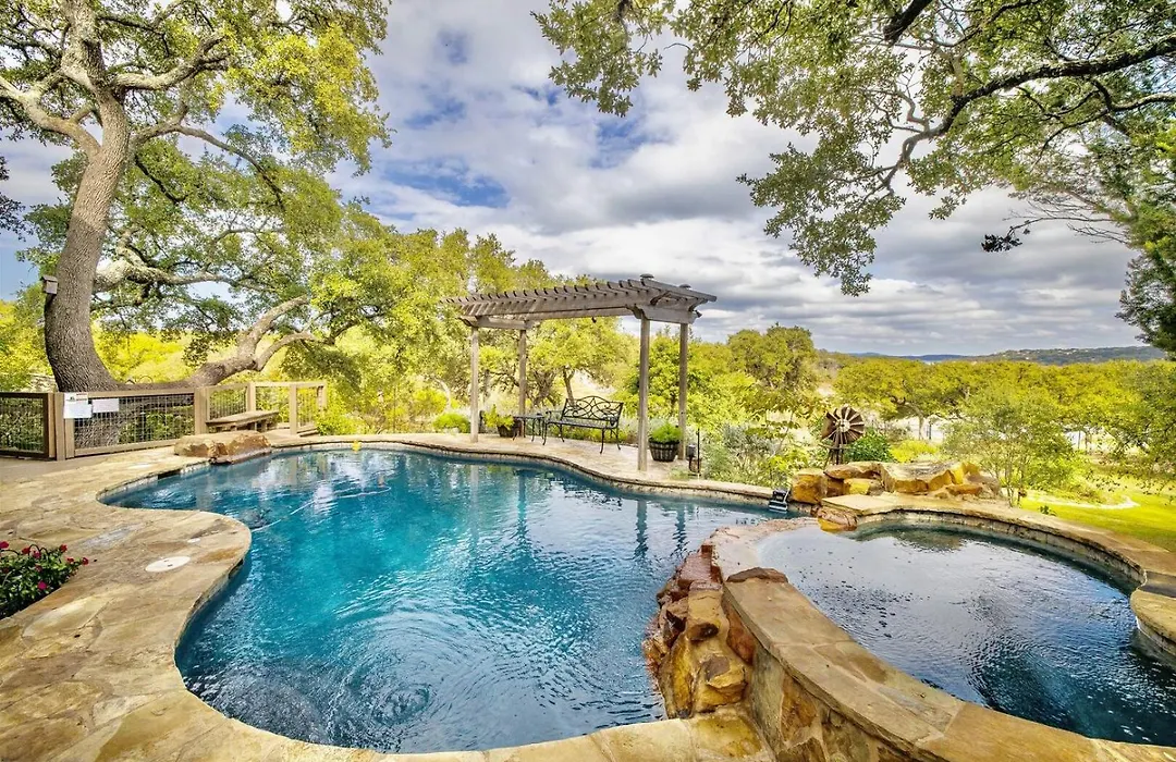 Hummingbird Hideaway - Canyon Lake Waterfront With Pool And Hot Tub!-1